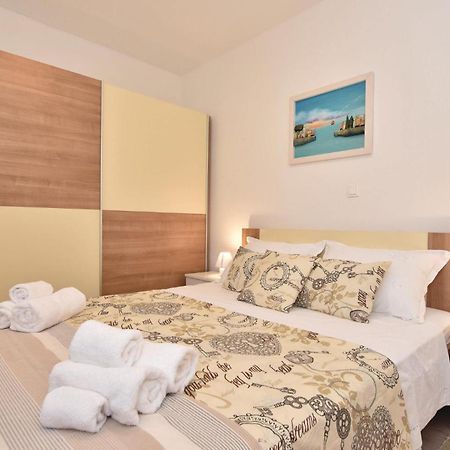 Lovely Home In Split With Jacuzzi エクステリア 写真