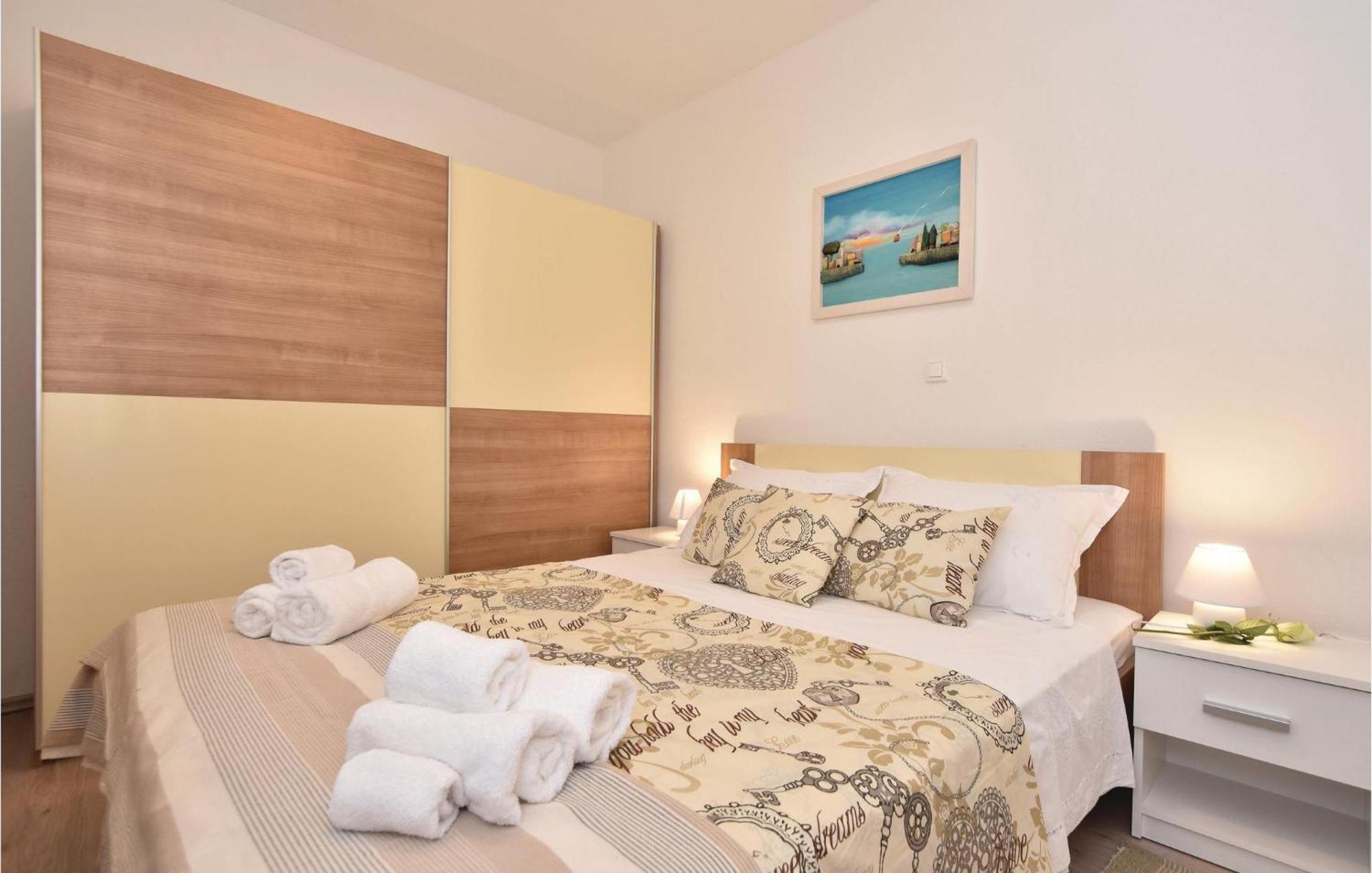 Lovely Home In Split With Jacuzzi エクステリア 写真