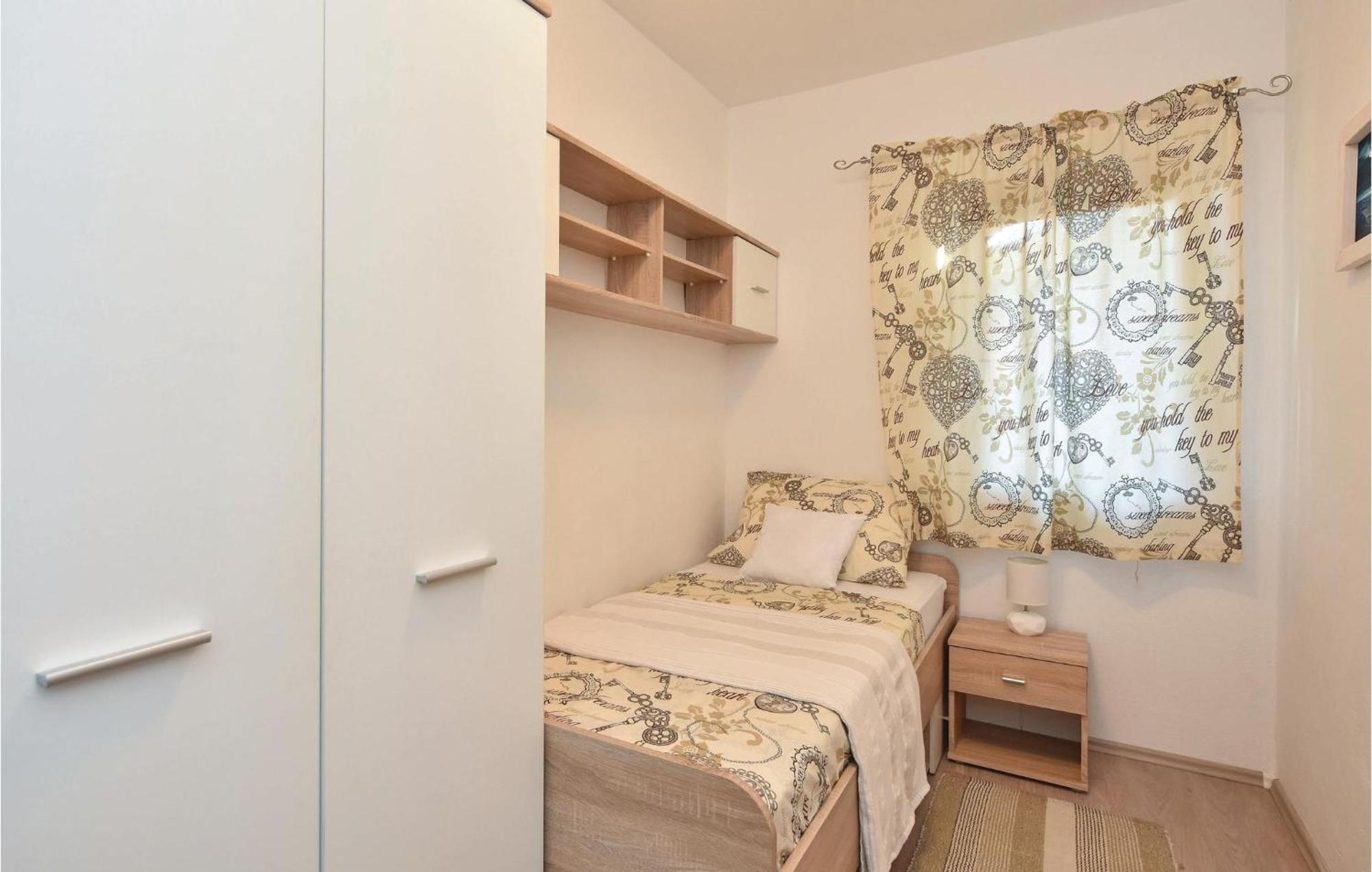 Lovely Home In Split With Jacuzzi エクステリア 写真