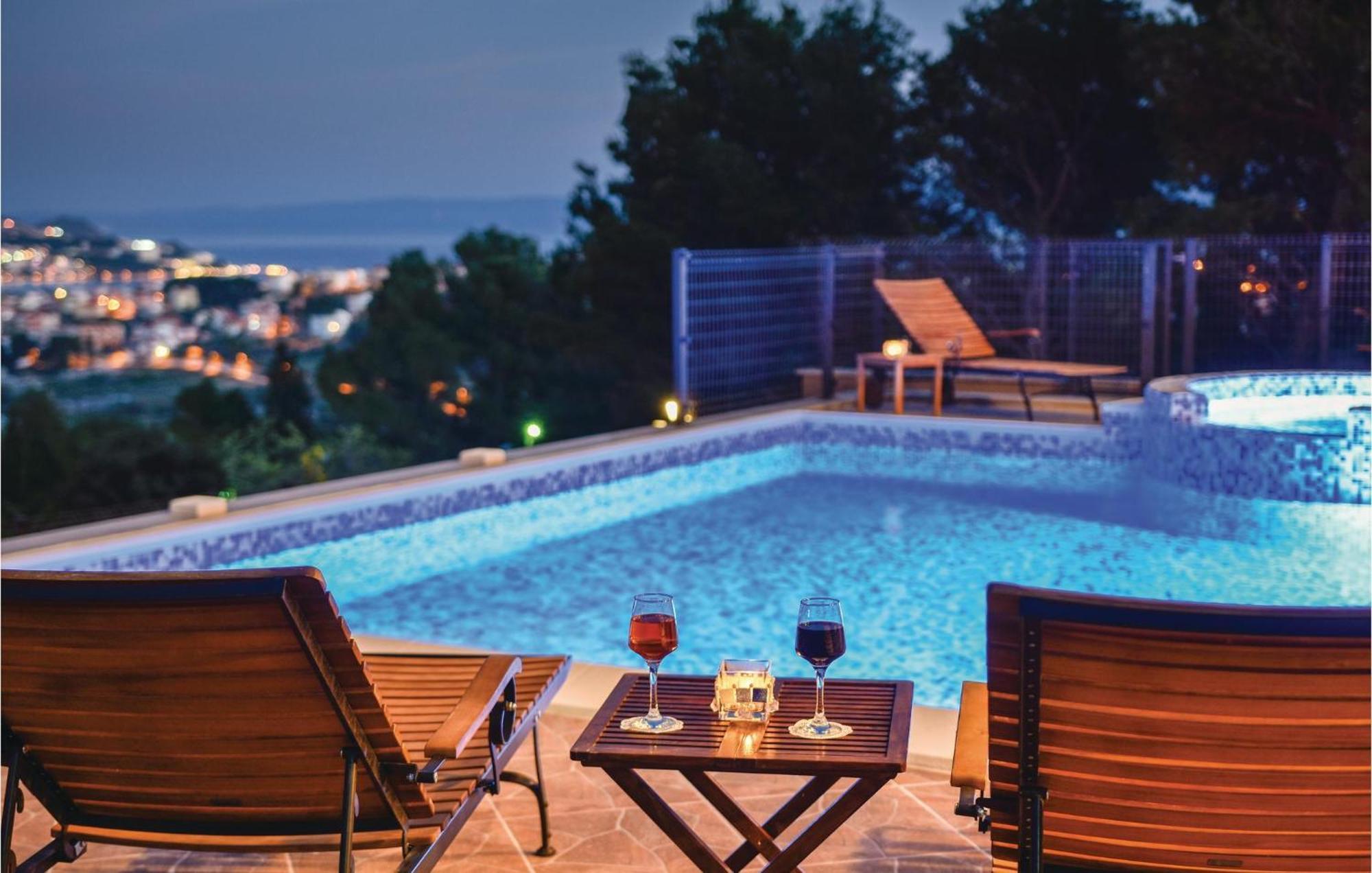 Lovely Home In Split With Jacuzzi エクステリア 写真
