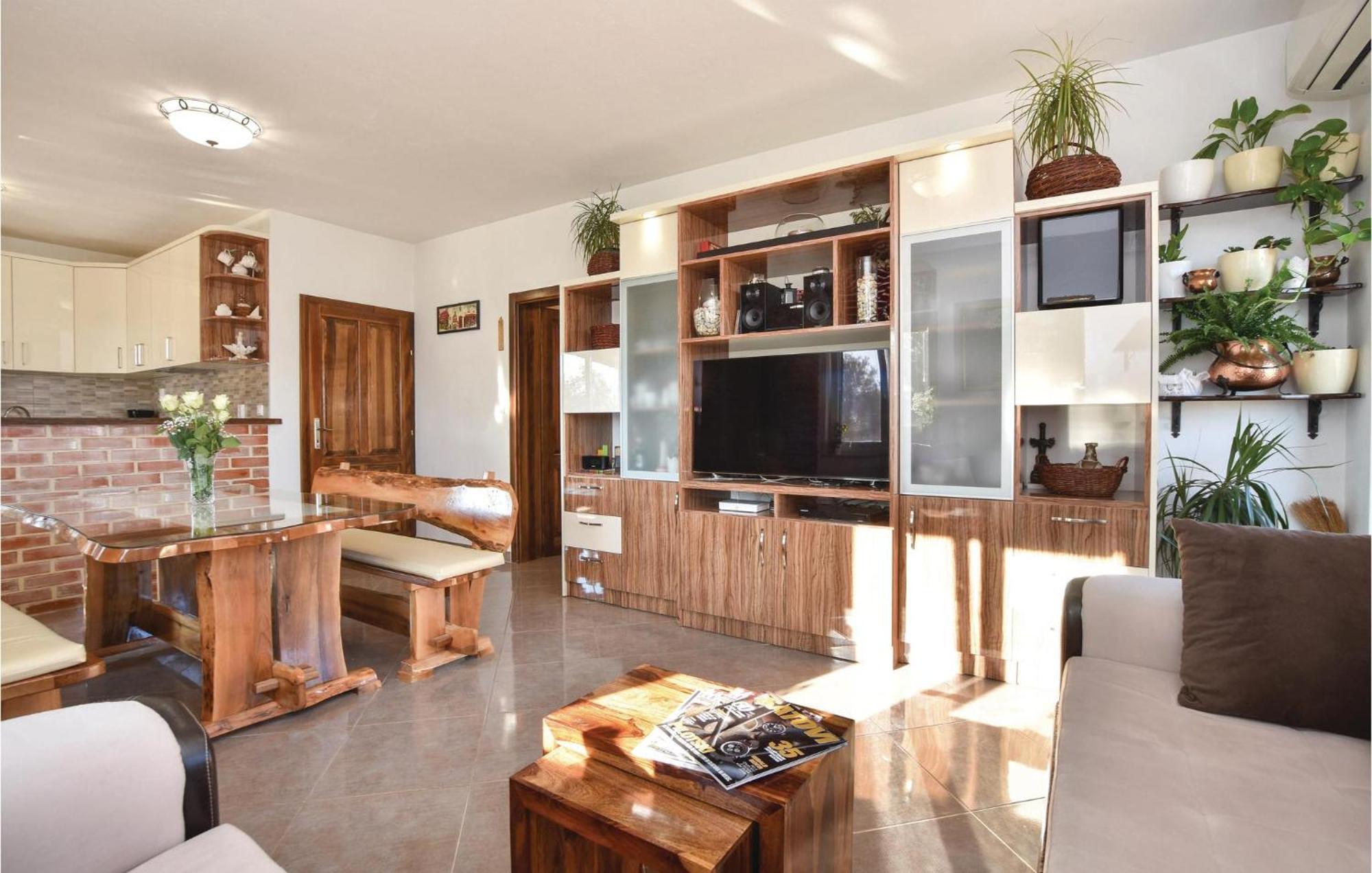 Lovely Home In Split With Jacuzzi エクステリア 写真