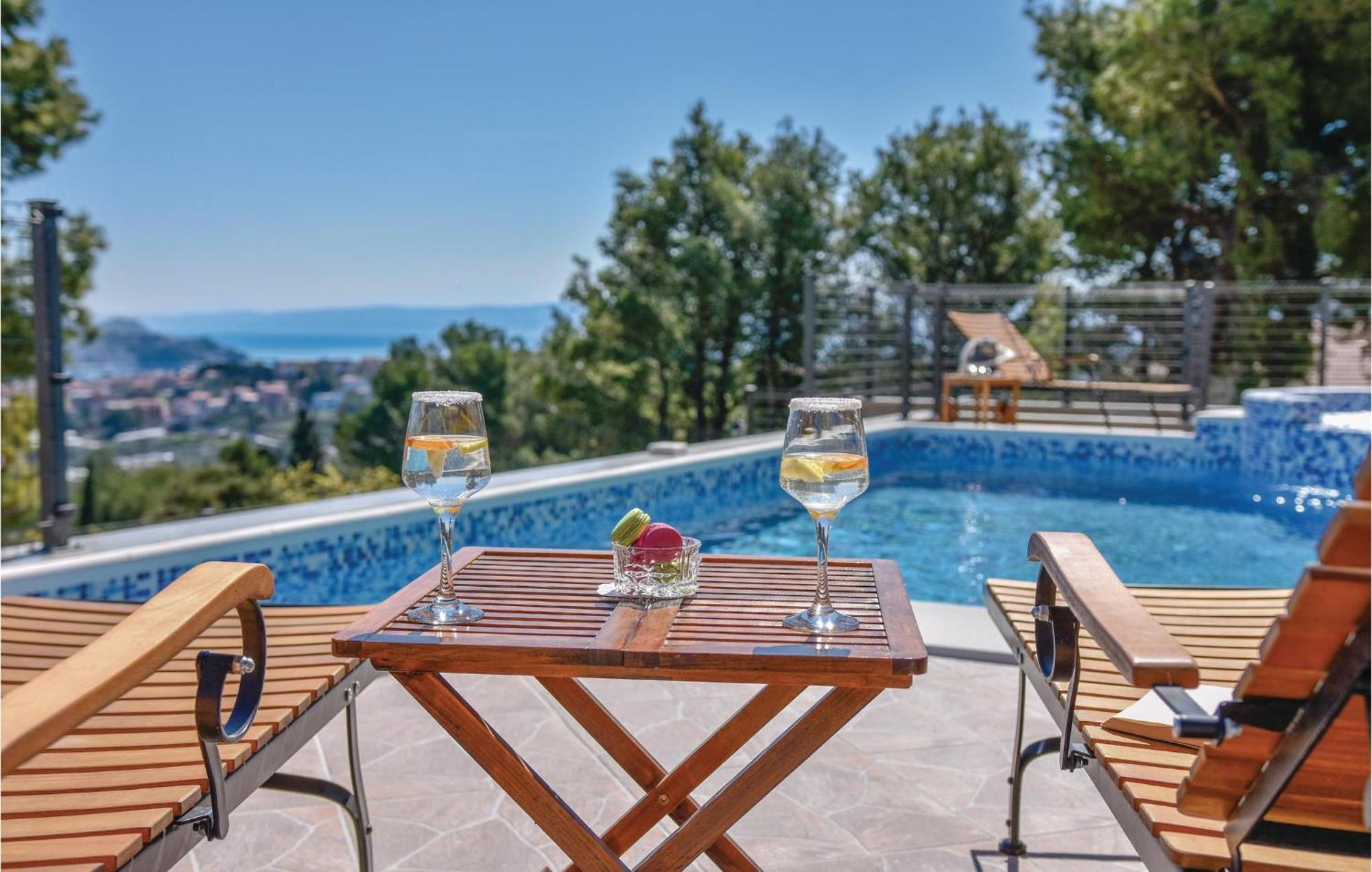 Lovely Home In Split With Jacuzzi エクステリア 写真