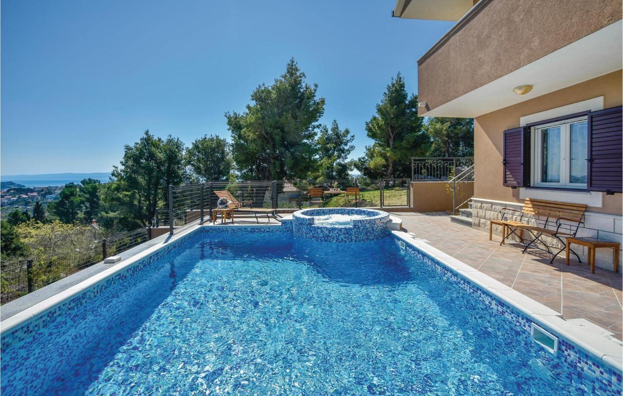 Lovely Home In Split With Jacuzzi エクステリア 写真
